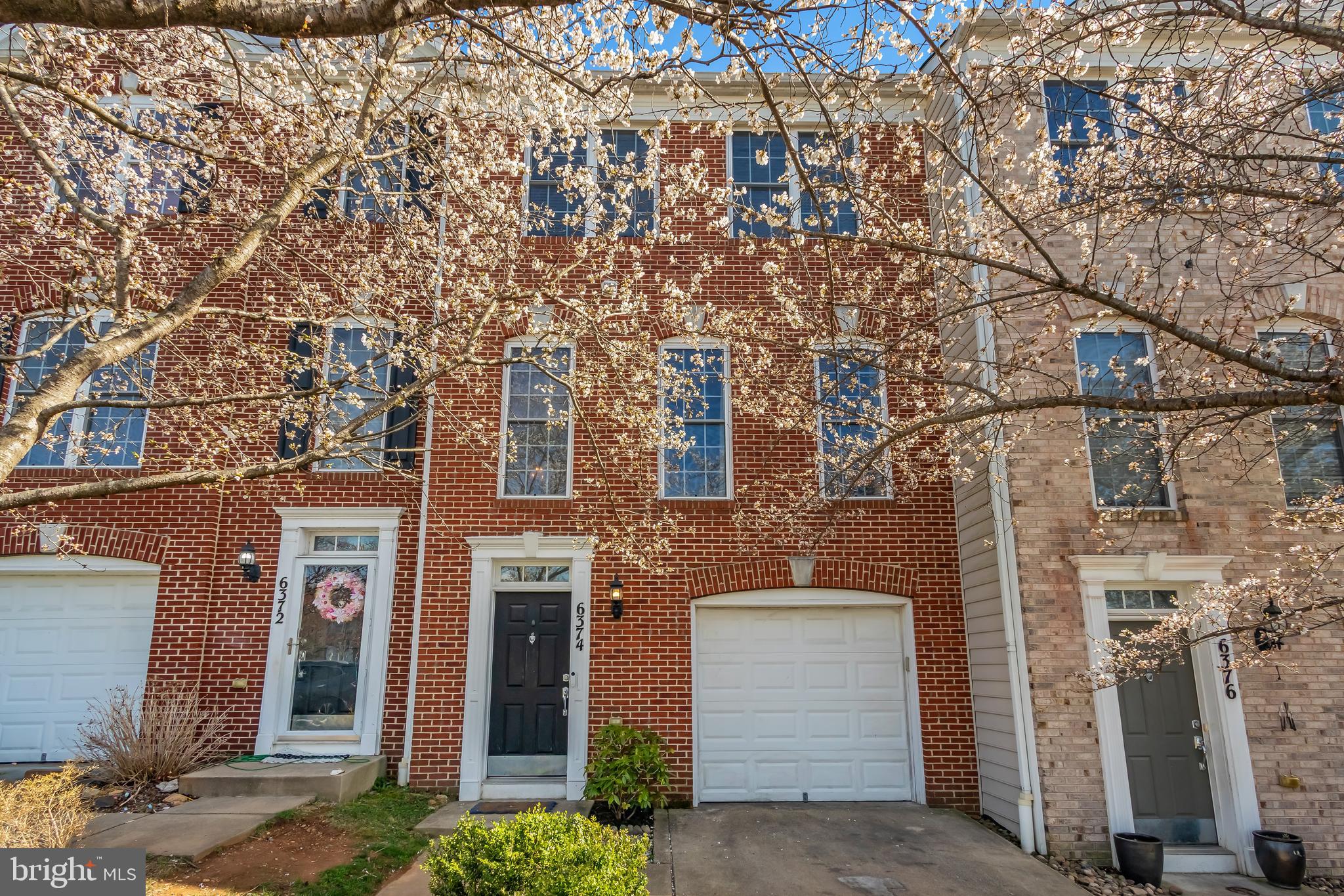 WHISPERING CREEK - Residential