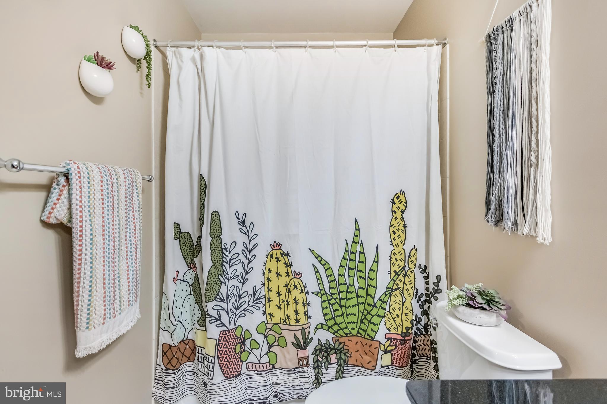 WHISPERING CREEK - Residential