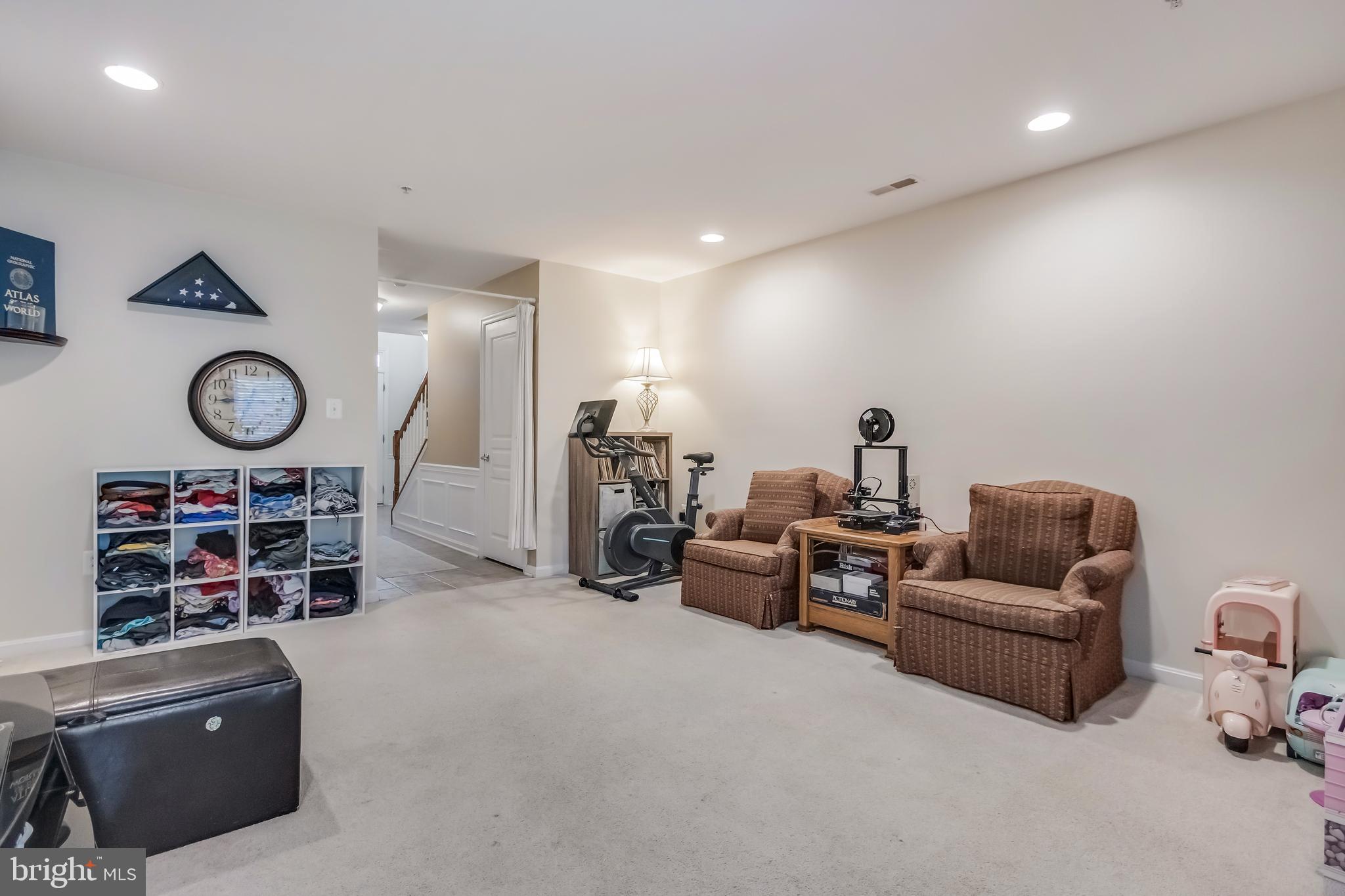 WHISPERING CREEK - Residential