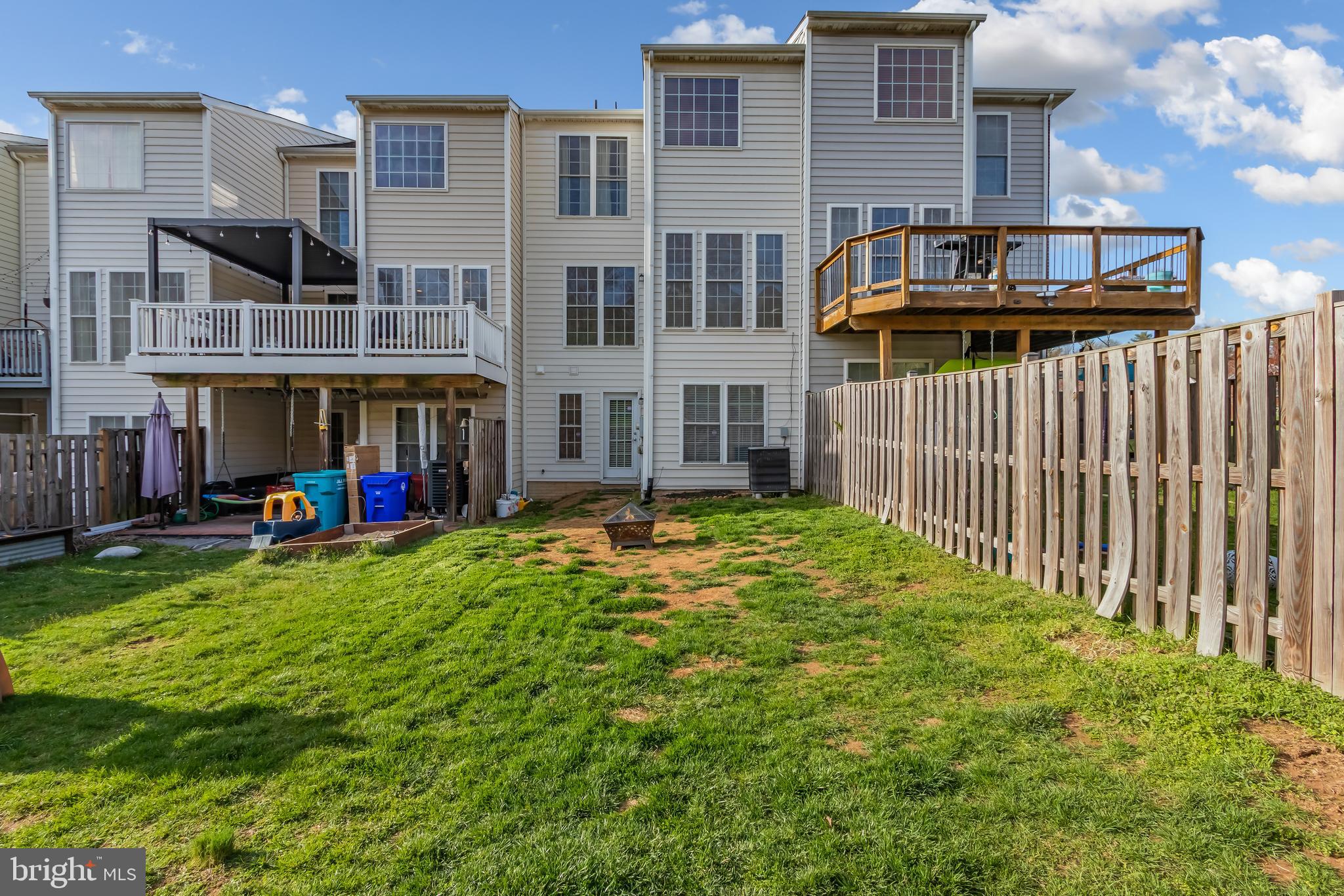 WHISPERING CREEK - Residential