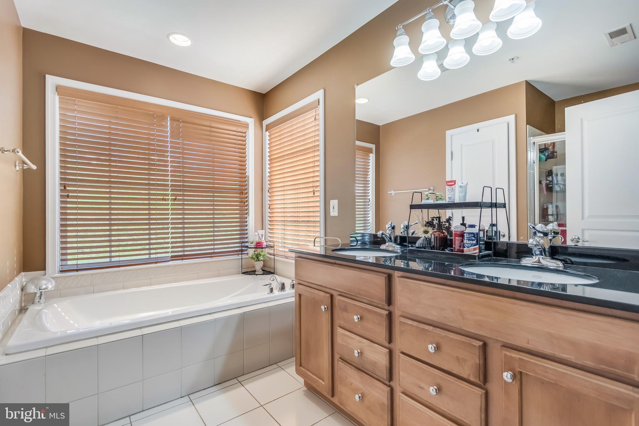 WHISPERING CREEK - Residential