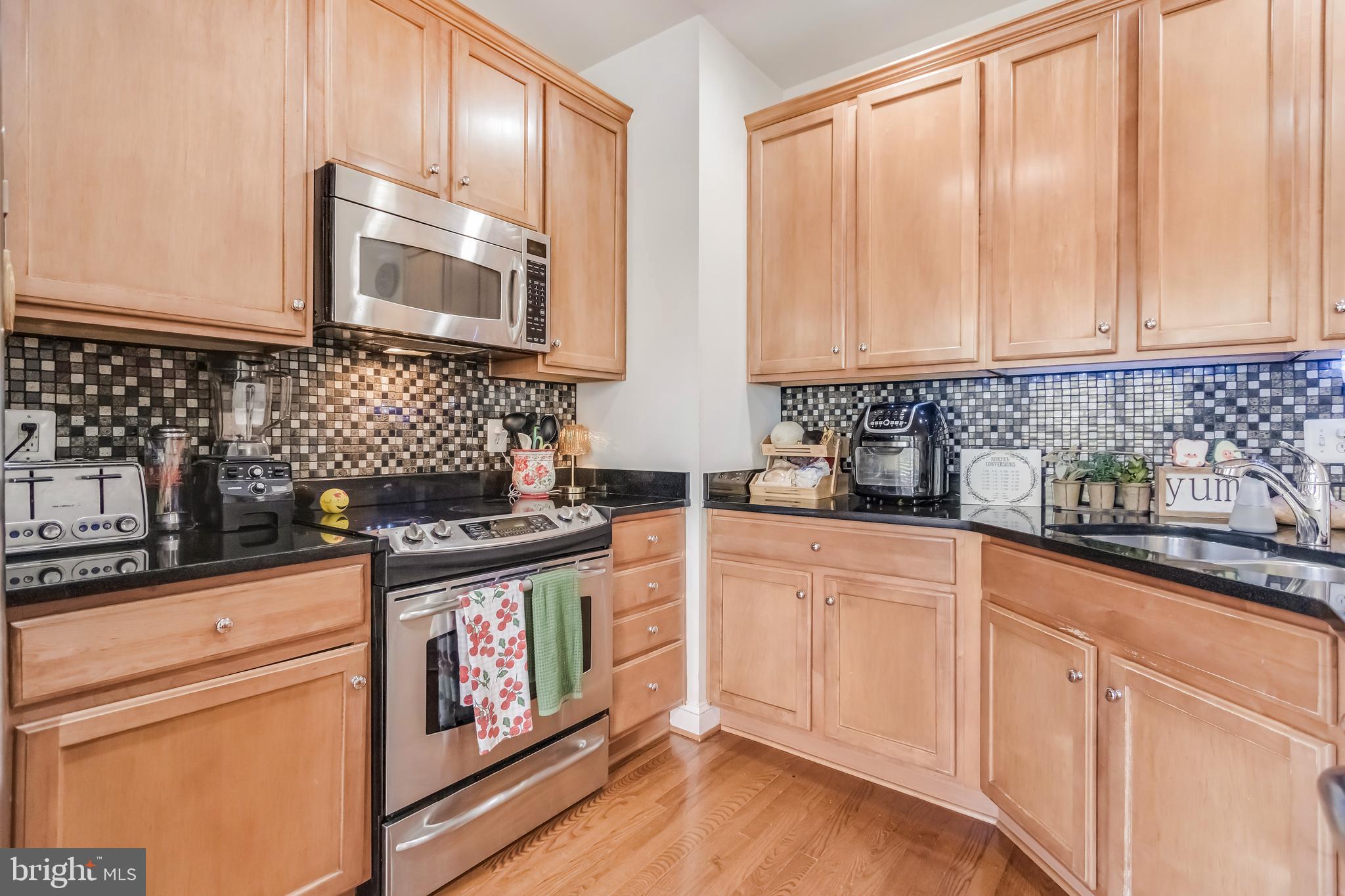 WHISPERING CREEK - Residential