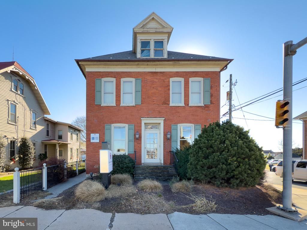 Photo of 100 E Main Street, NEW HOLLAND, PA 17557 (MLS # PALA2061806)