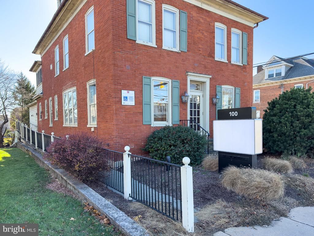 Photo of 100 E Main Street, NEW HOLLAND, PA 17557 (MLS # PALA2061806)