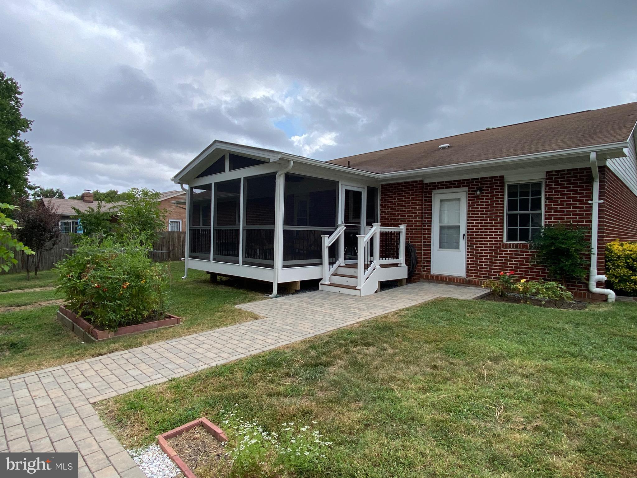 SPOTSWOOD ESTATES - Residential Lease