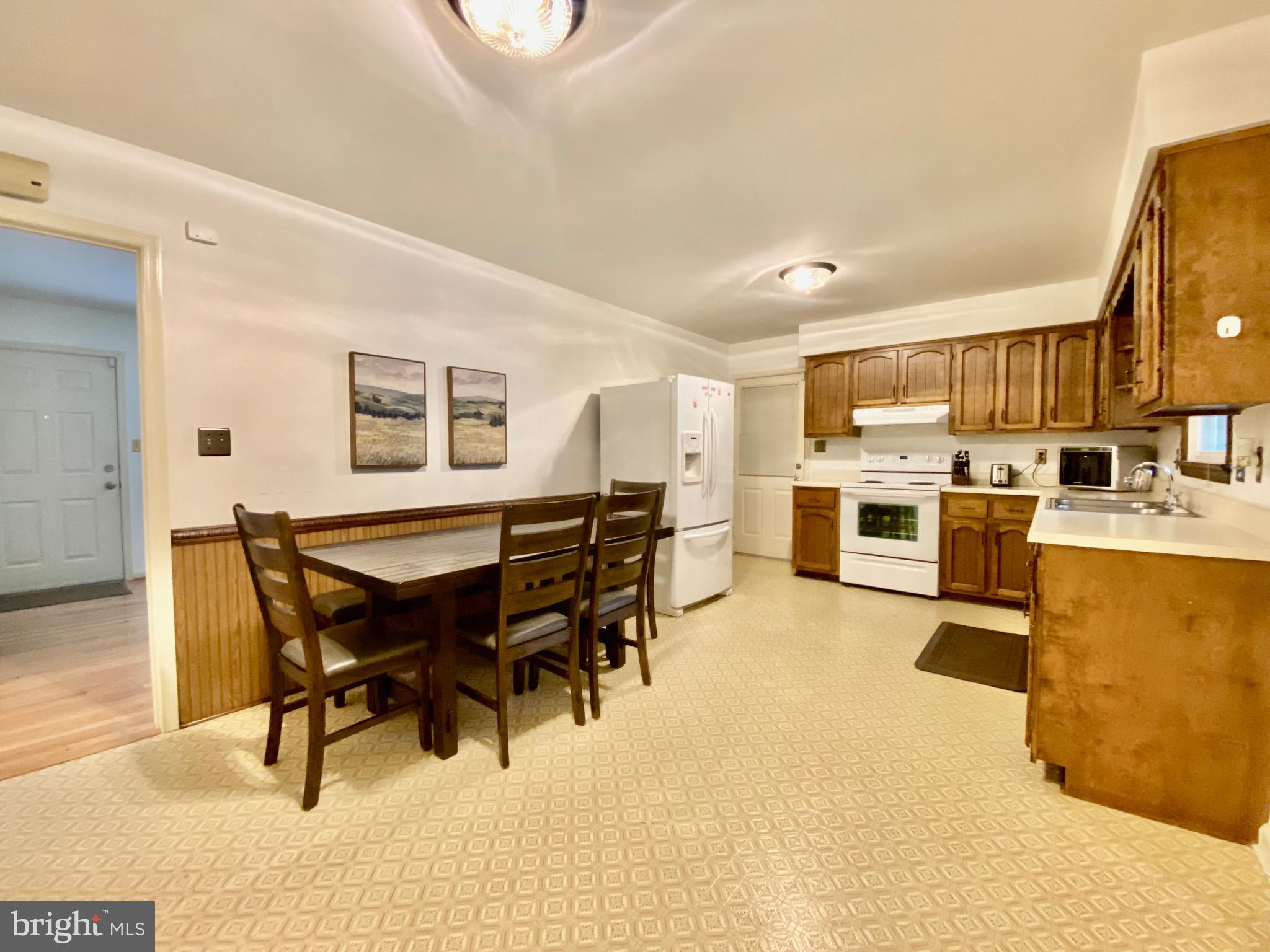 SPOTSWOOD ESTATES - Residential Lease