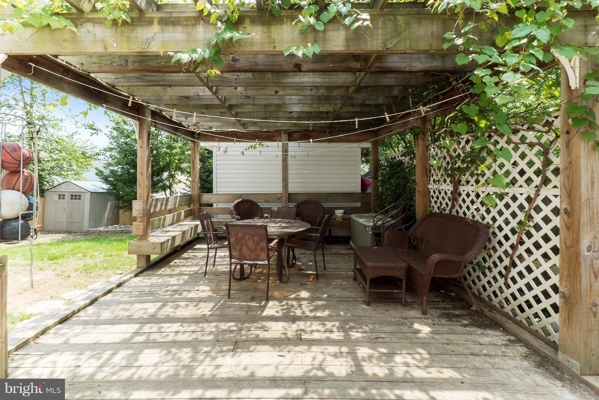 POPLAR AVENUE - Residential