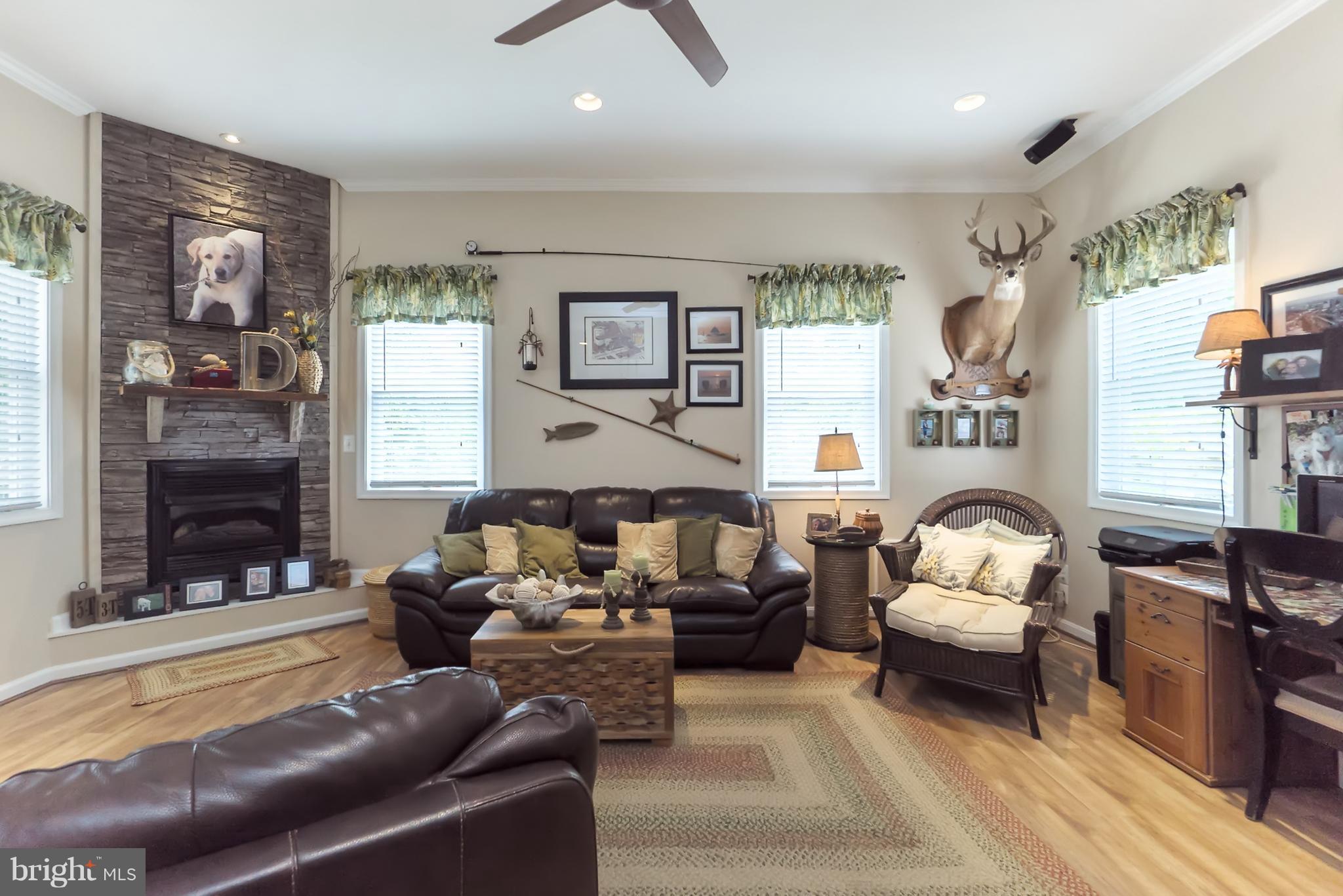 POPLAR AVENUE - Residential