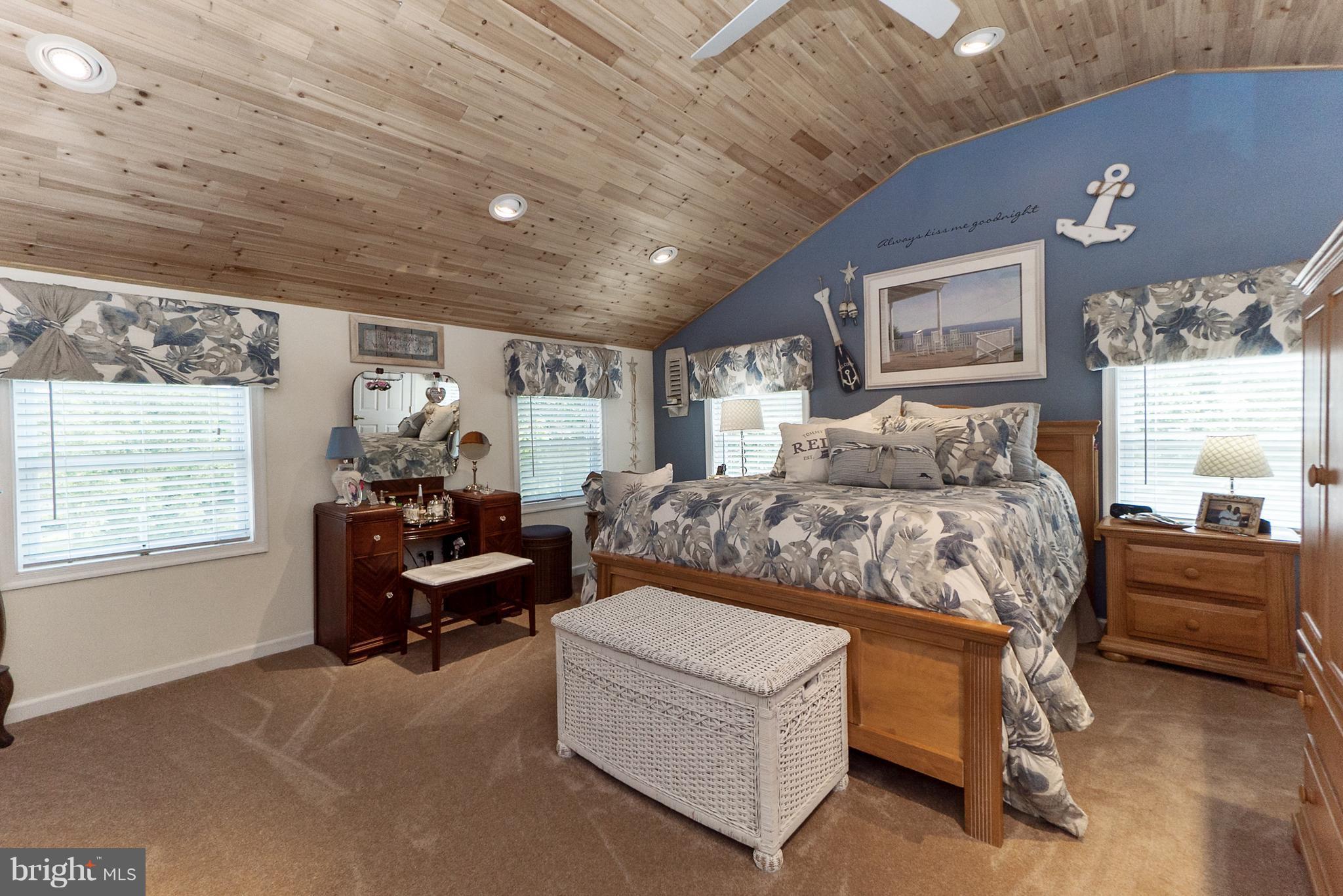 POPLAR AVENUE - Residential