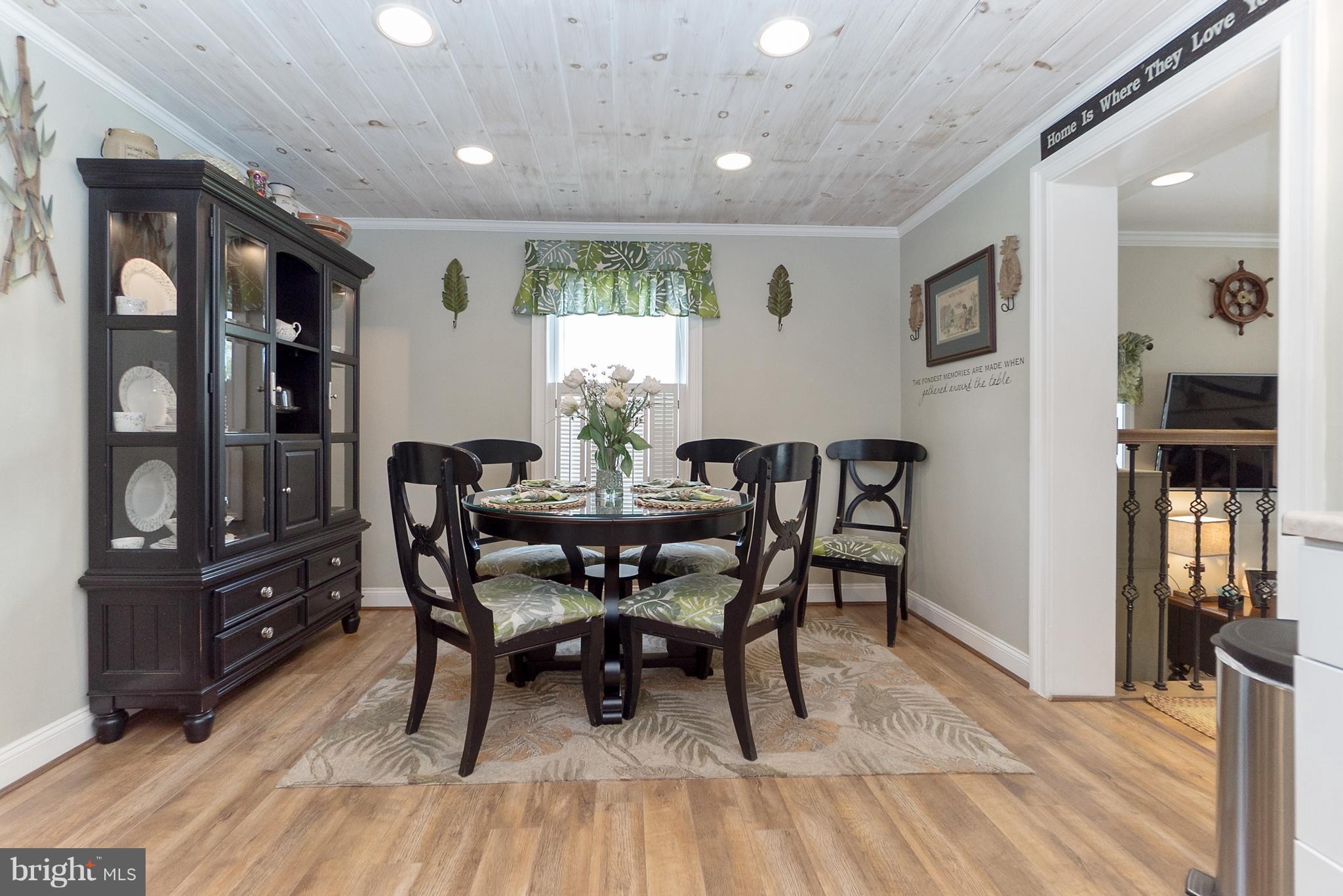 POPLAR AVENUE - Residential