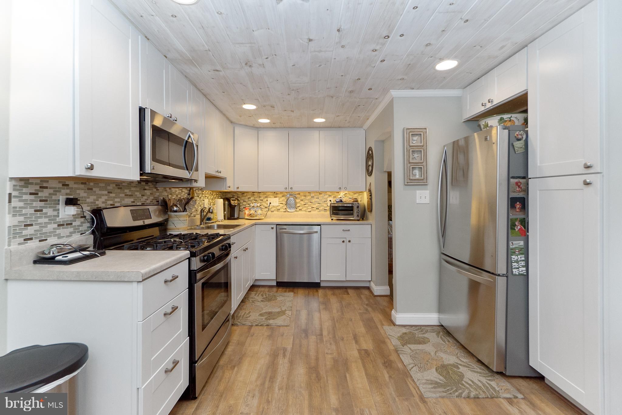 POPLAR AVENUE - Residential