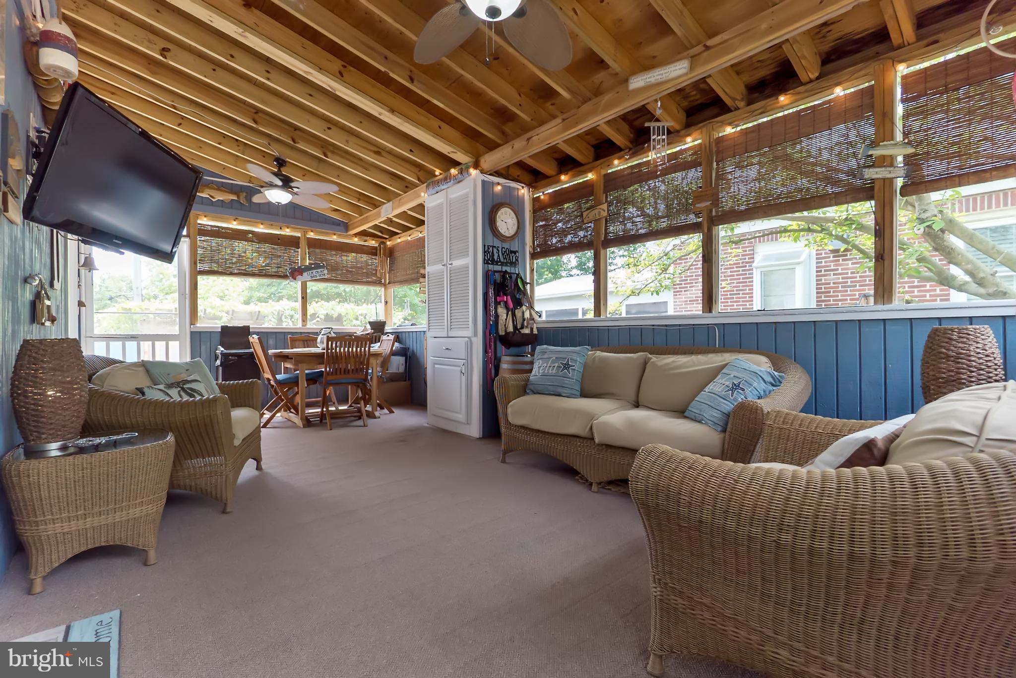 POPLAR AVENUE - Residential