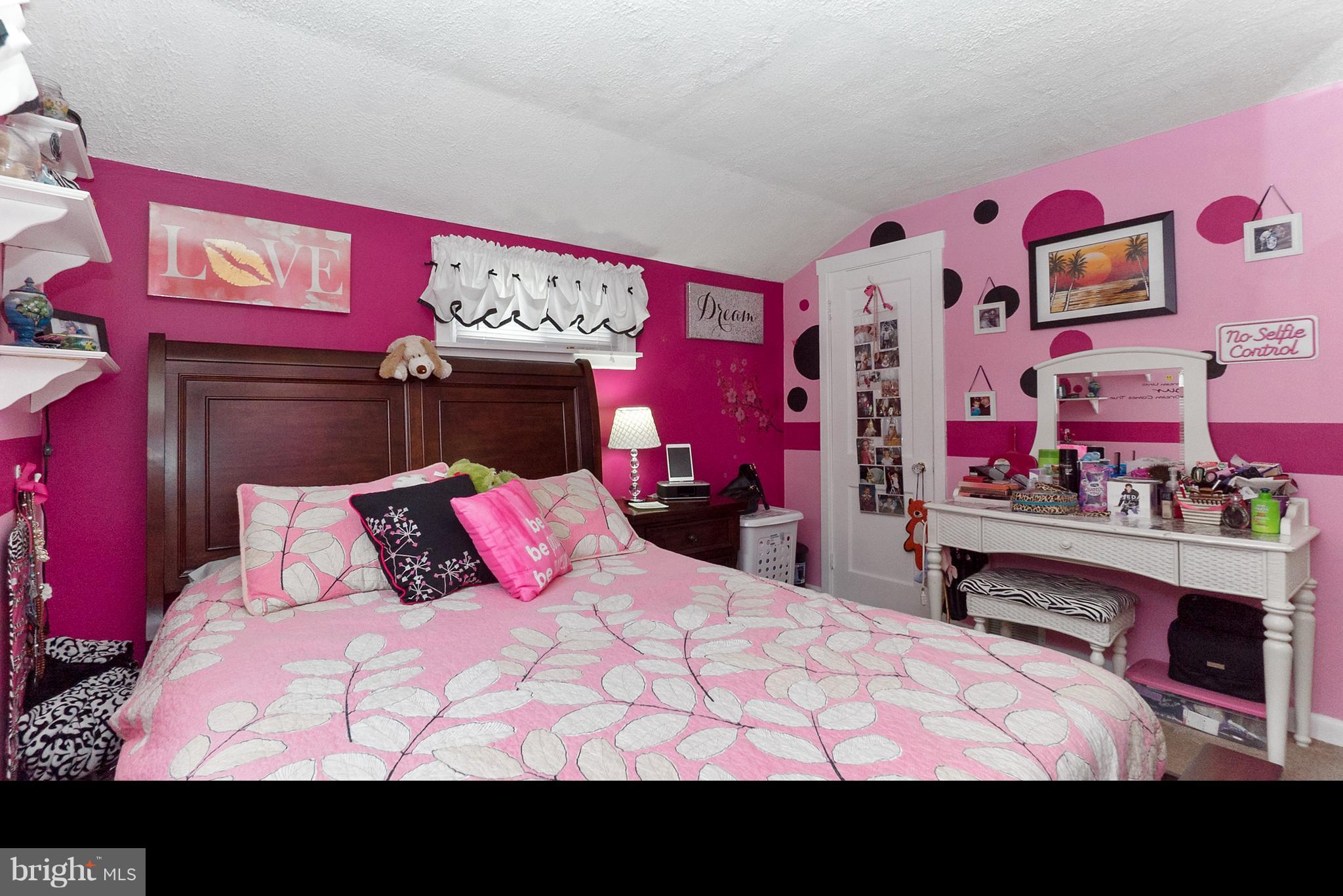 POPLAR AVENUE - Residential