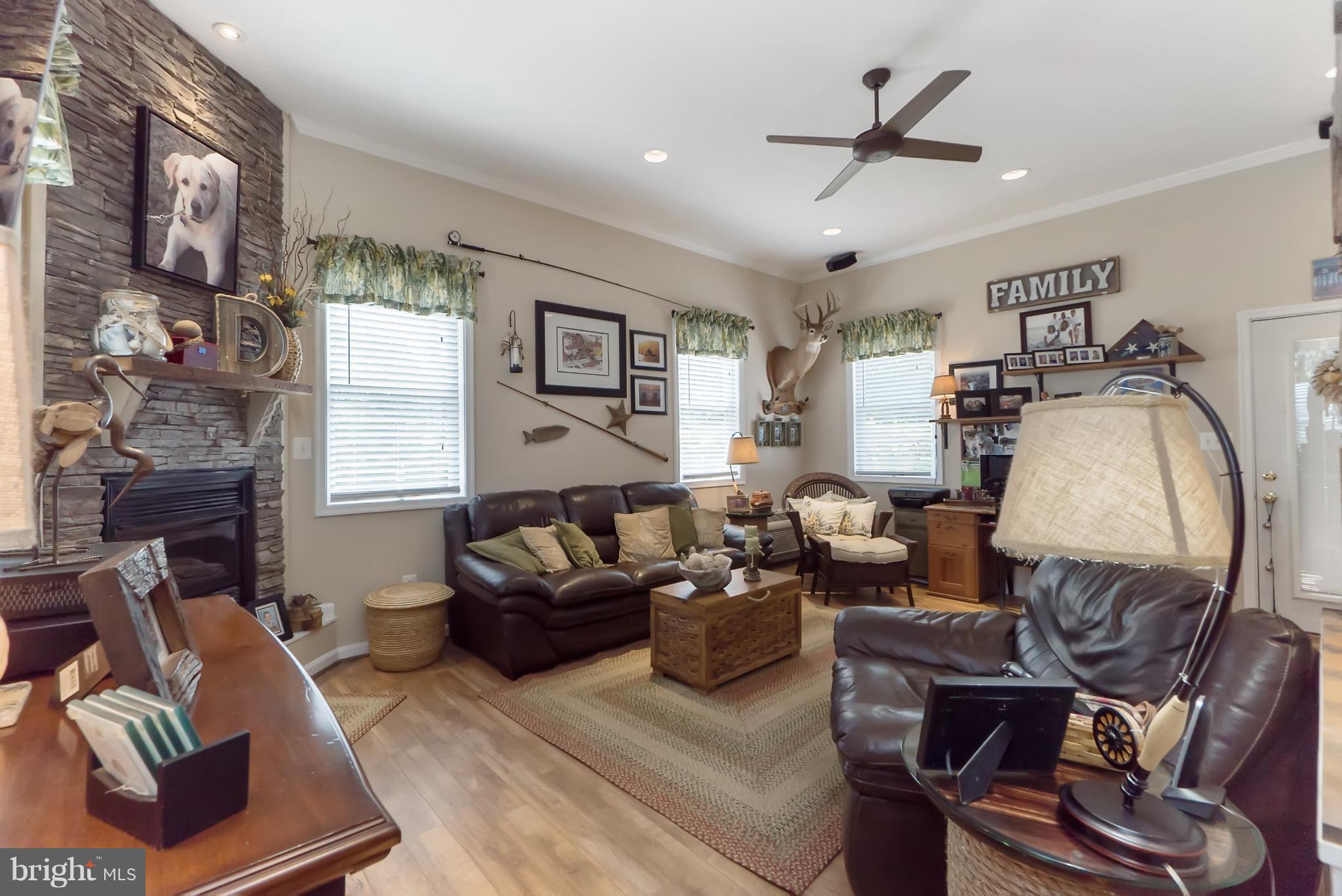 POPLAR AVENUE - Residential