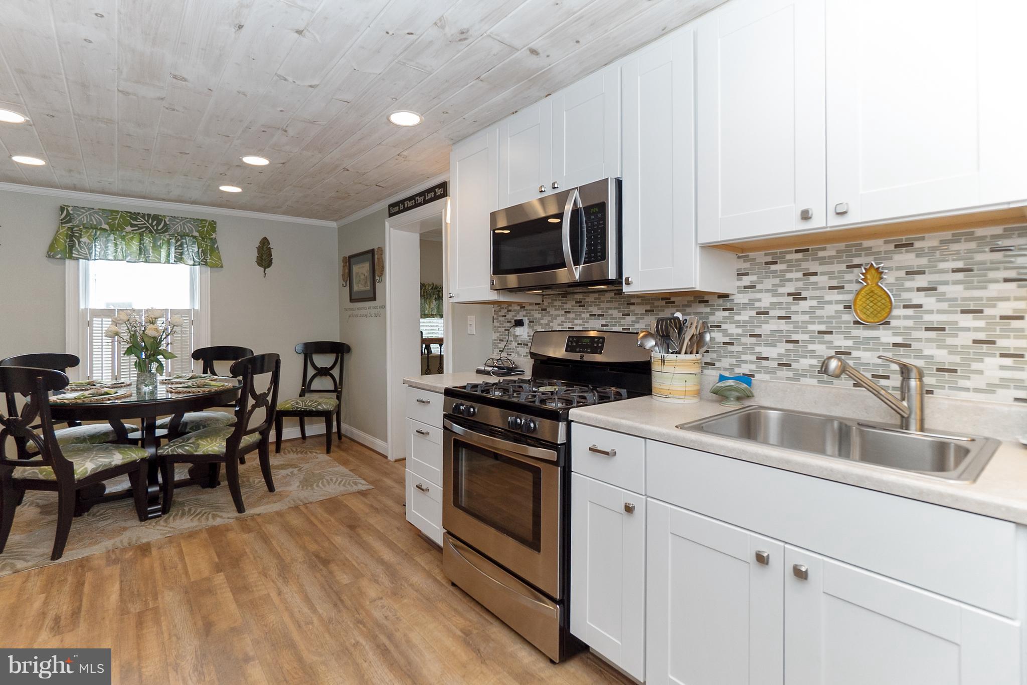 POPLAR AVENUE - Residential