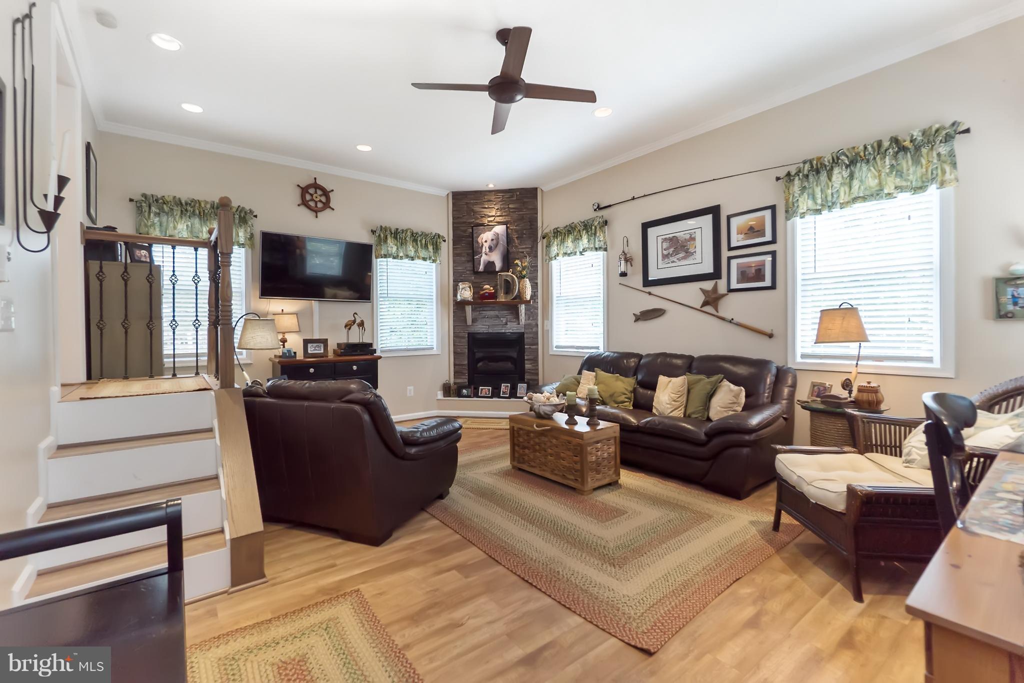 POPLAR AVENUE - Residential