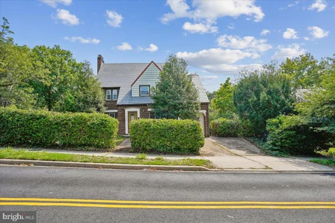 MLS: DCDC2281534