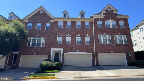 Photo of 47779 Scotsborough Sq, STERLING, VA 20165 (MLS # VALO2125368)