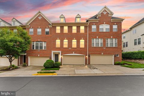 Photo of 47779 Scotsborough Sq, STERLING, VA 20165 (MLS # VALO2125368)