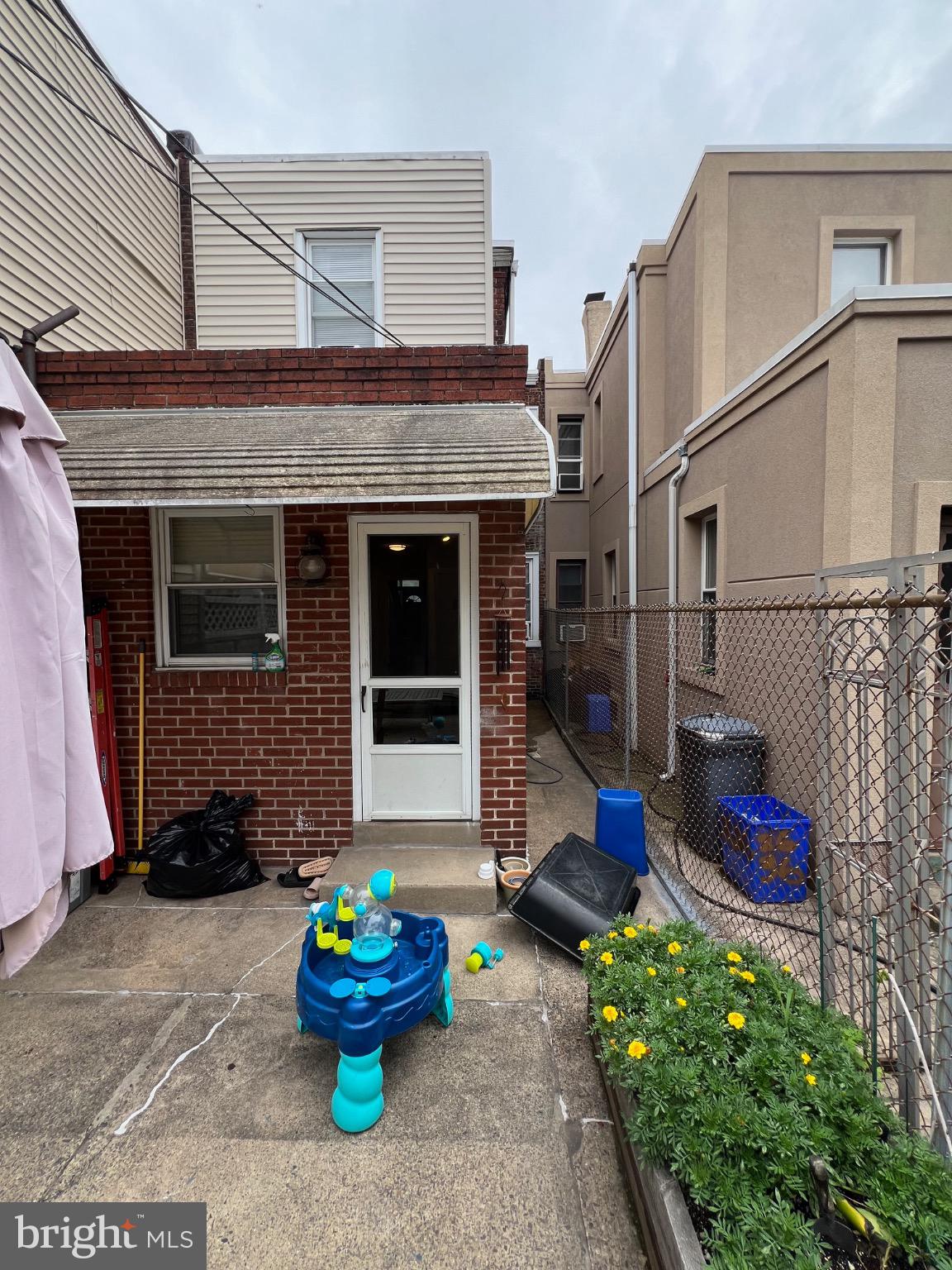 PORT RICHMOND - Residential Lease