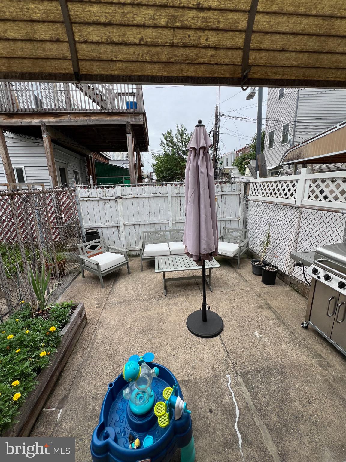 PORT RICHMOND - Residential Lease