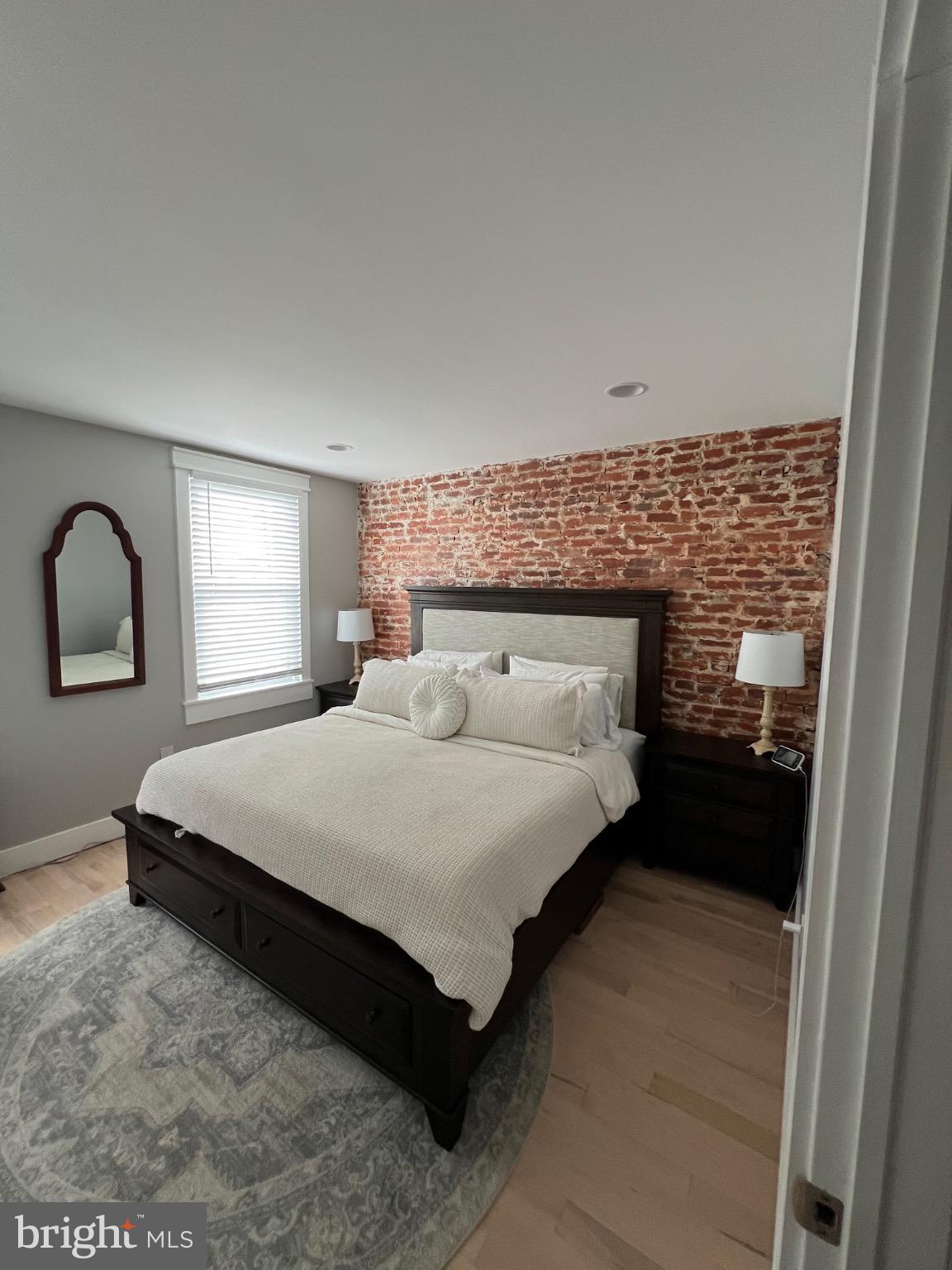 PORT RICHMOND - Residential Lease