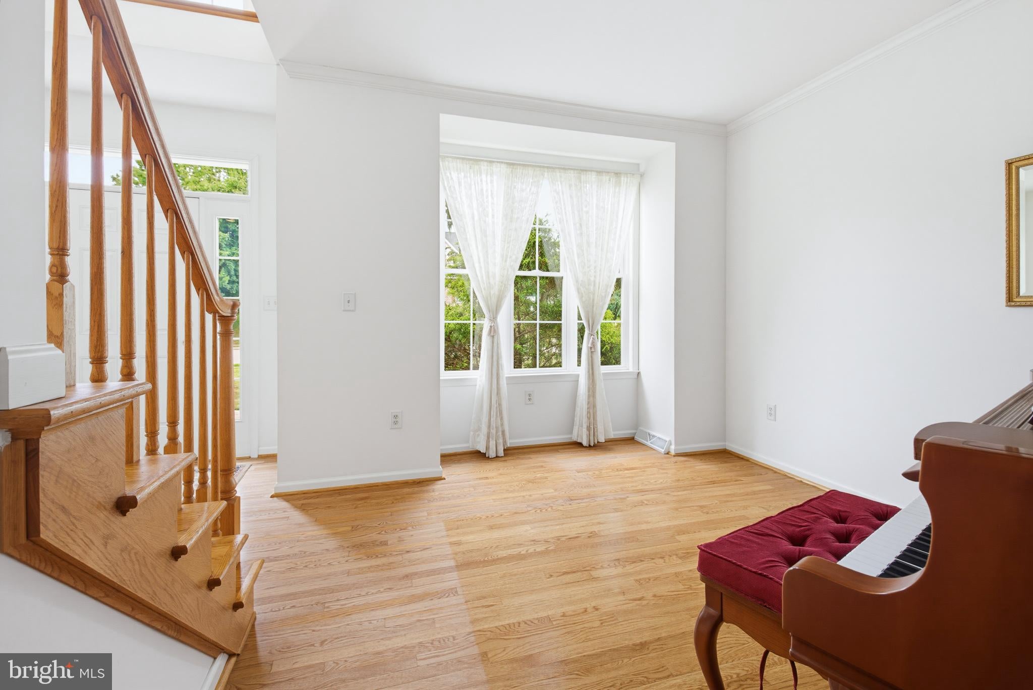 6 ANDREW COURT