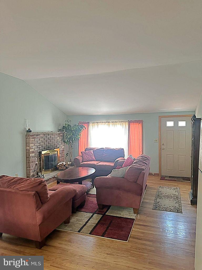 ARROWHEAD  LAKES - Residential