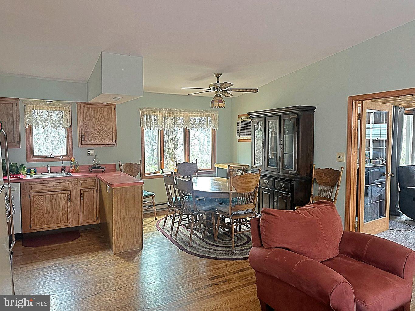 ARROWHEAD  LAKES - Residential