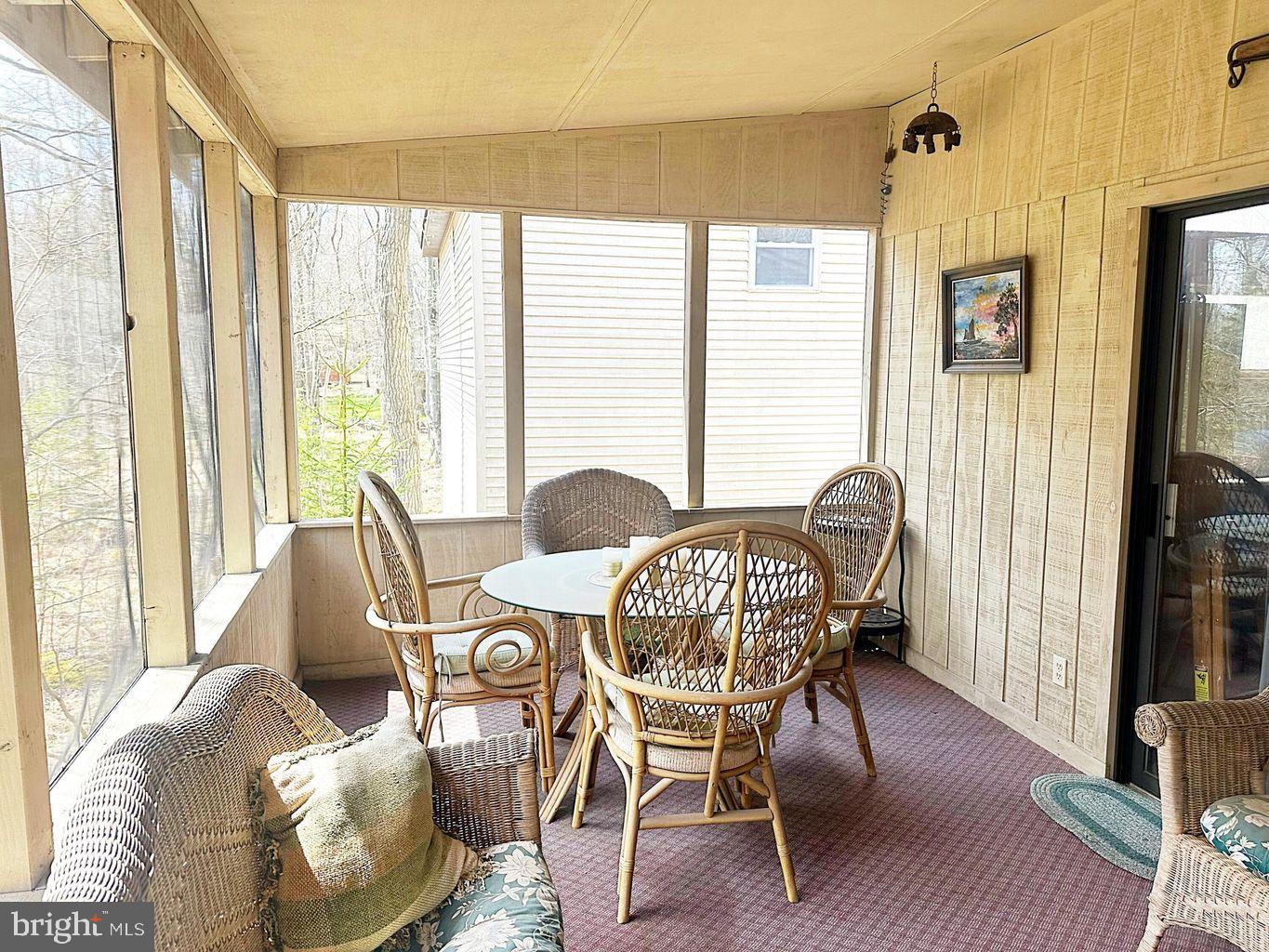 ARROWHEAD  LAKES - Residential