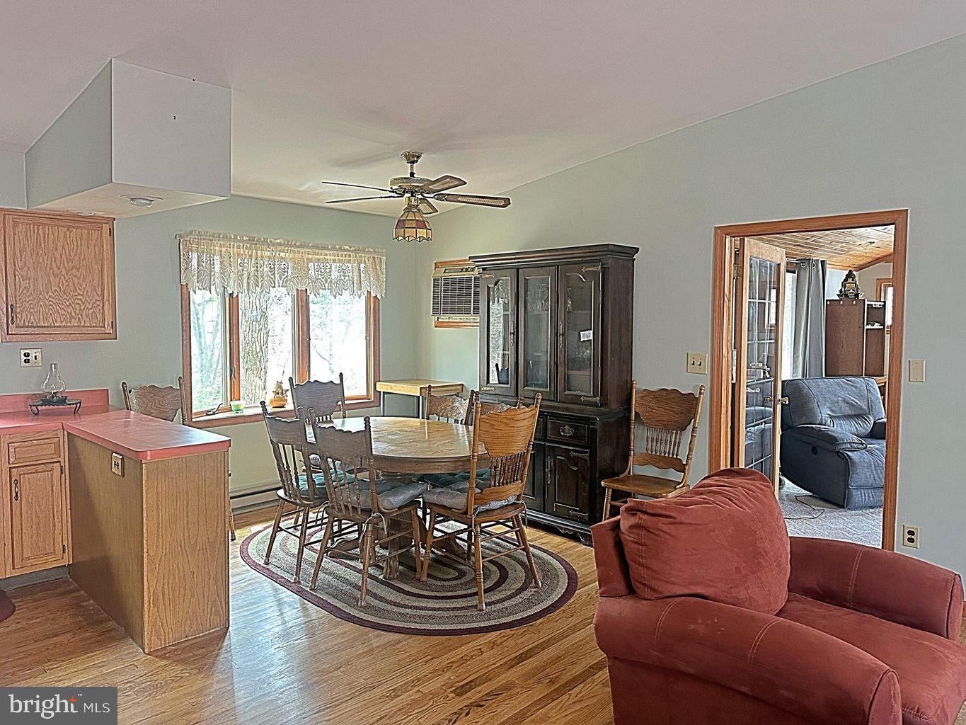 ARROWHEAD  LAKES - Residential