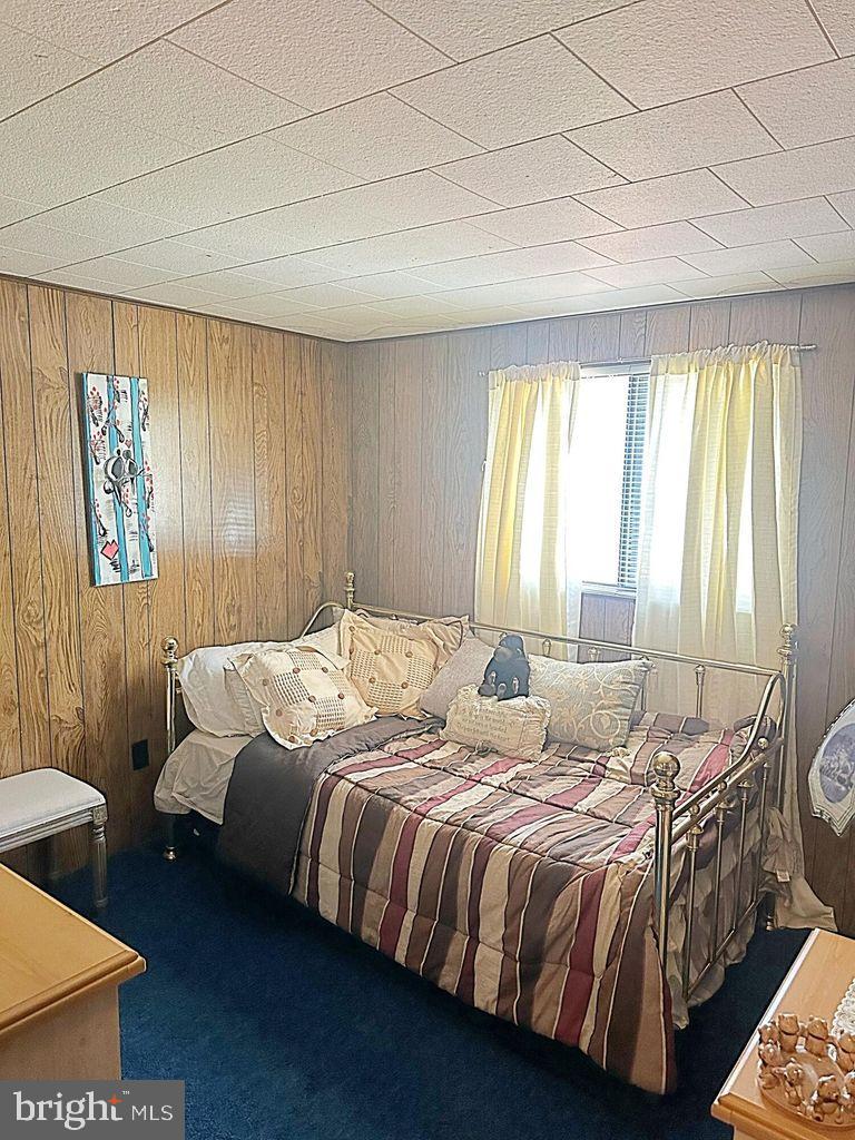 ARROWHEAD  LAKES - Residential