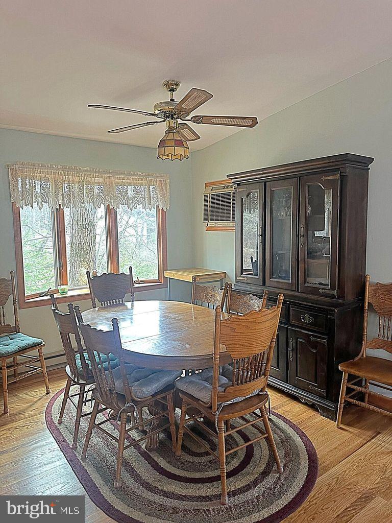 ARROWHEAD  LAKES - Residential