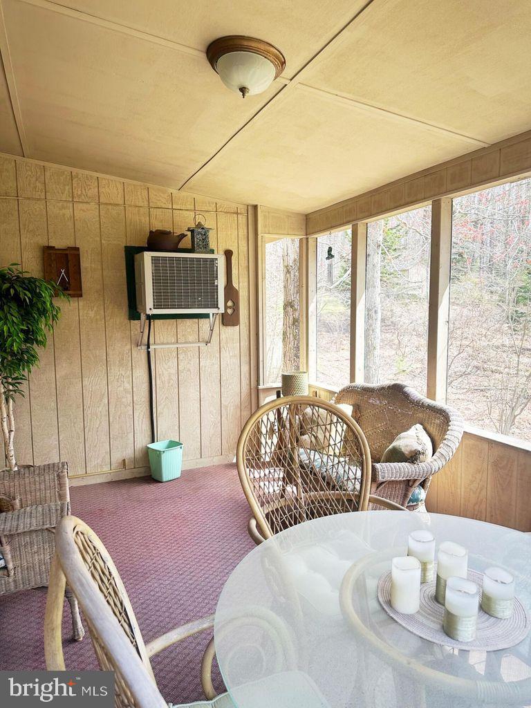 ARROWHEAD  LAKES - Residential