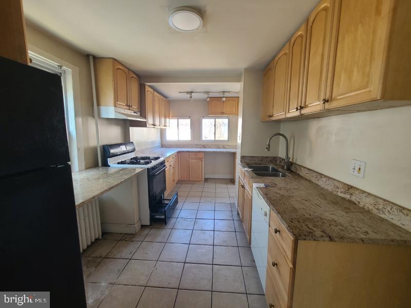 1040 EVARTS STREET NE