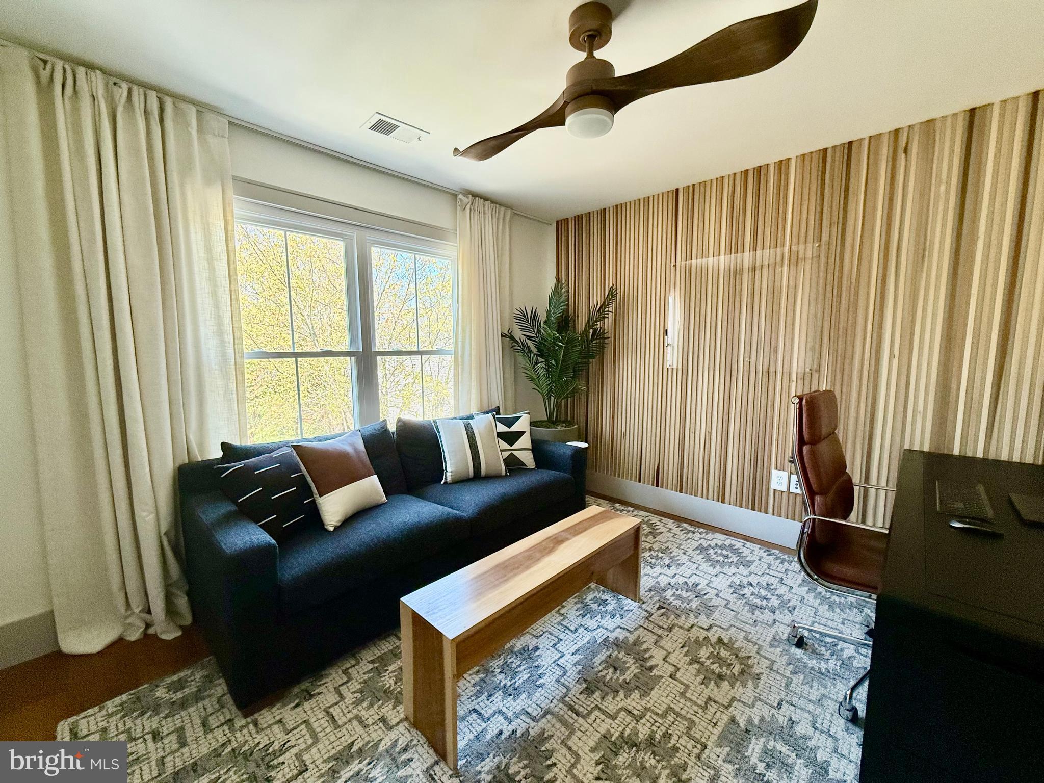 SIGNATURE AT BROADLANDS - Residential