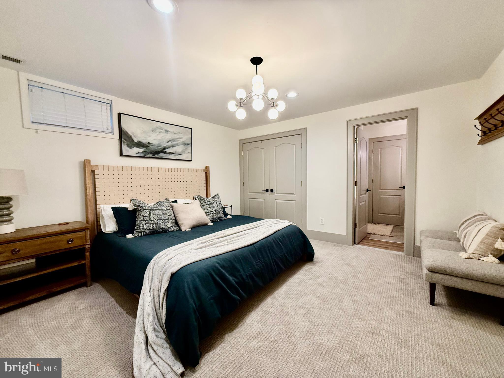 SIGNATURE AT BROADLANDS - Residential