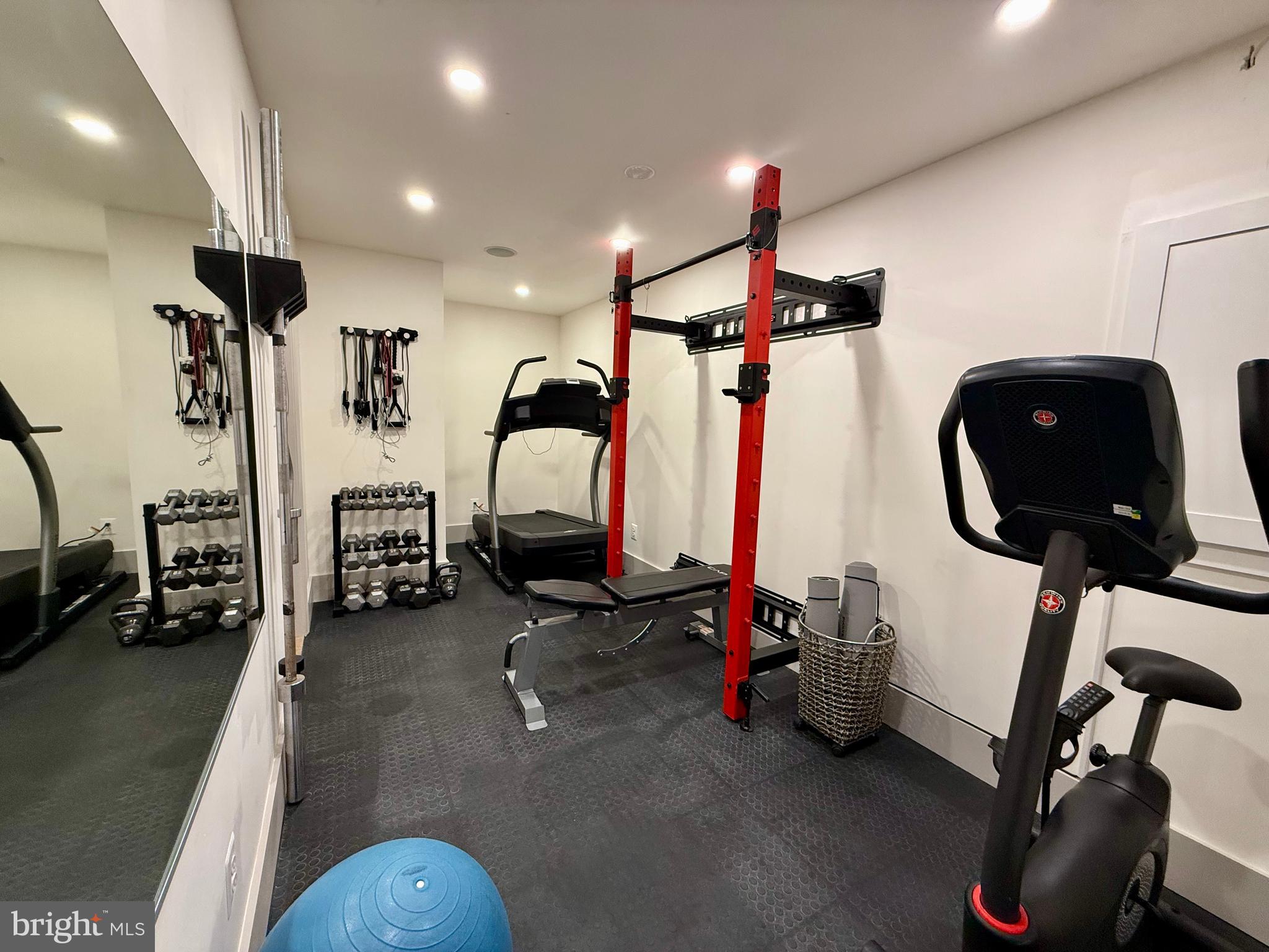 SIGNATURE AT BROADLANDS - Residential