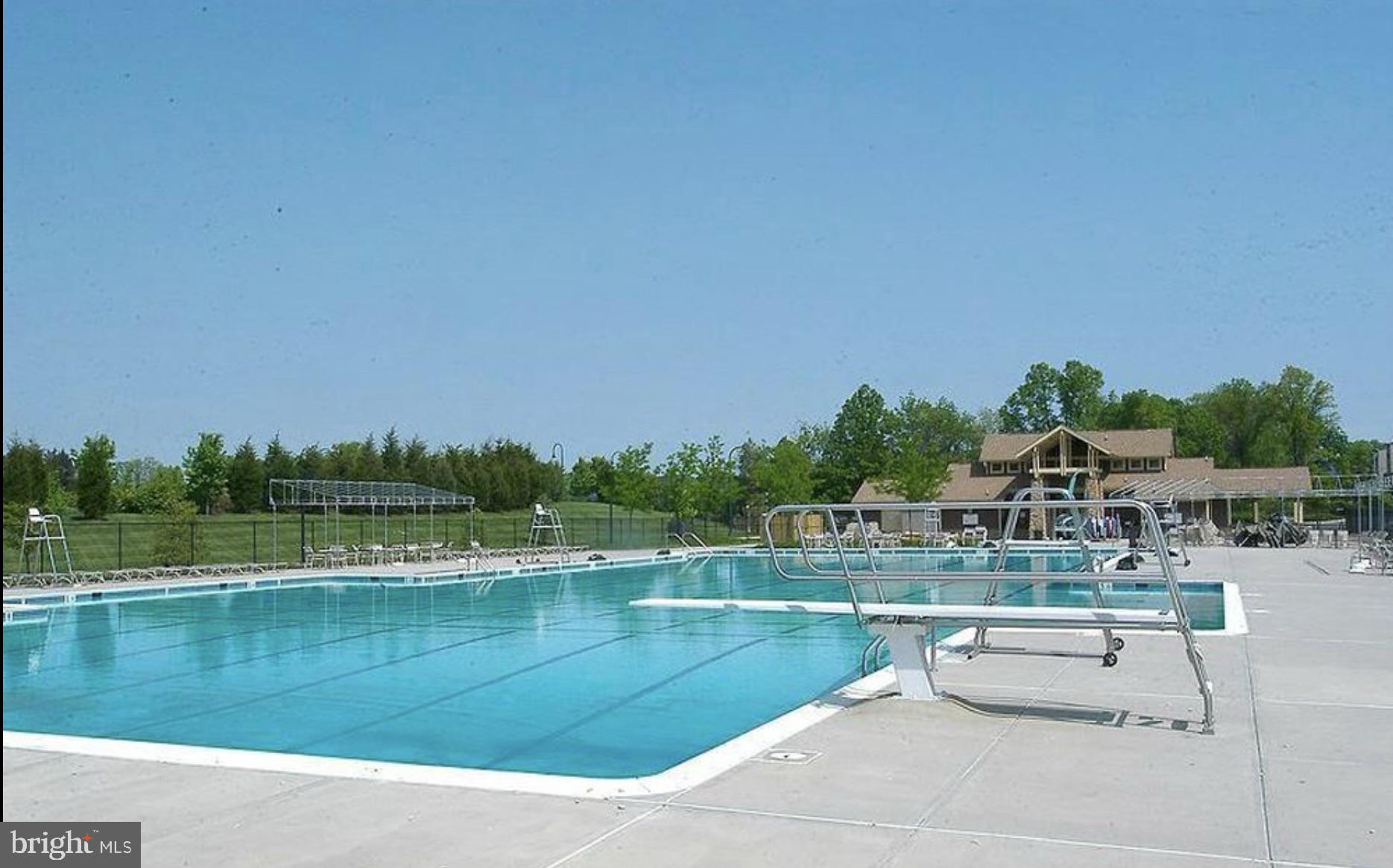 SIGNATURE AT BROADLANDS - Residential