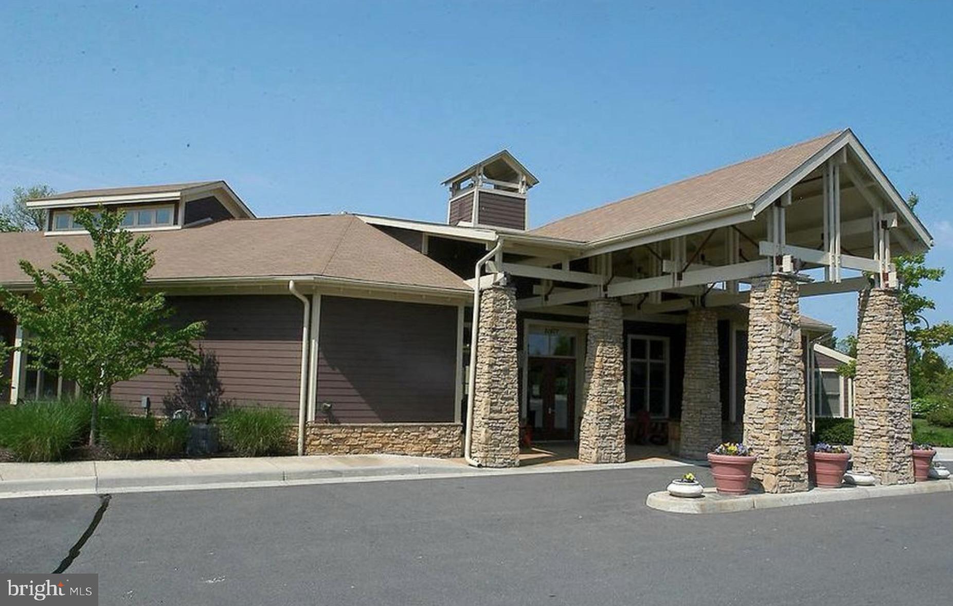 SIGNATURE AT BROADLANDS - Residential