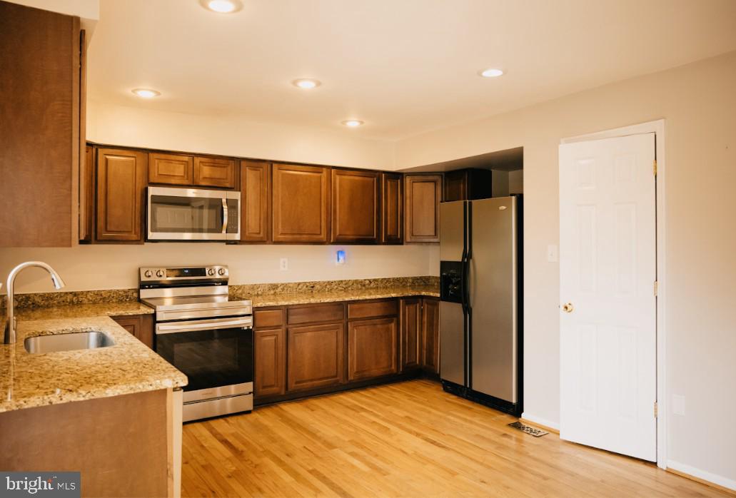 AVONDALE RUN - Residential Lease