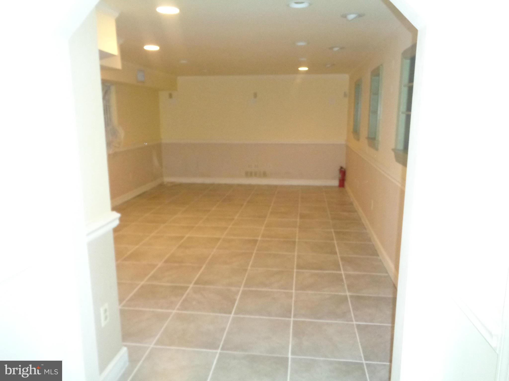 KNOLLWOOD - Residential Lease