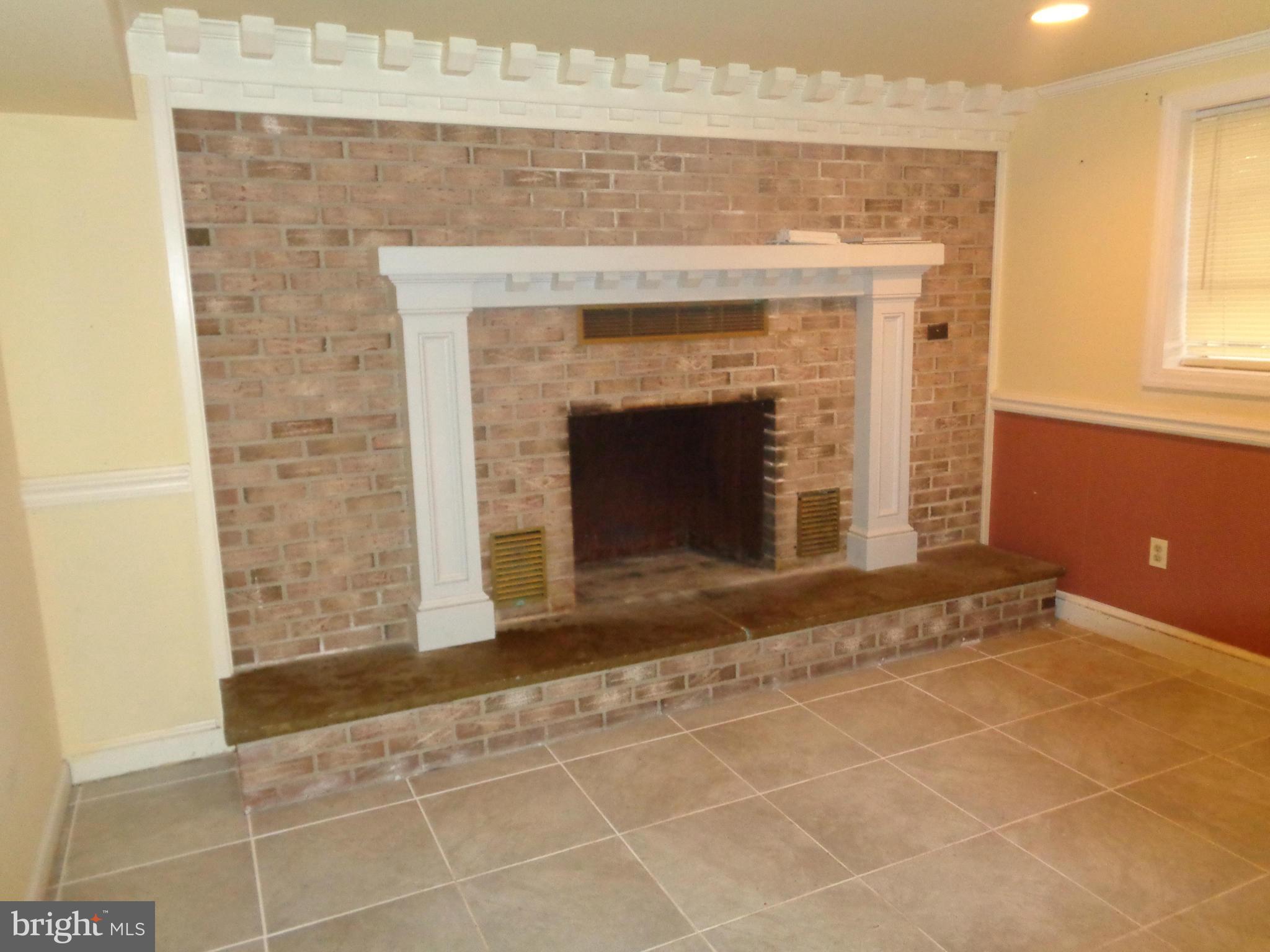 KNOLLWOOD - Residential Lease