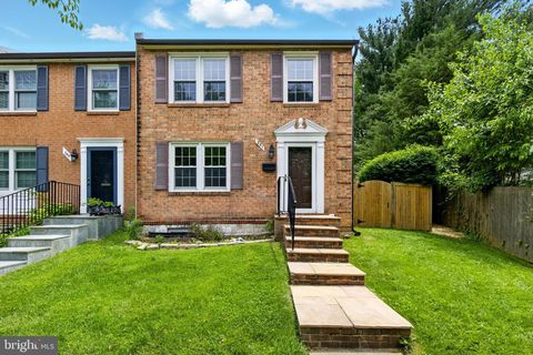 351 GUNDRY DRIVE FALLS CHURCH VA 22046
