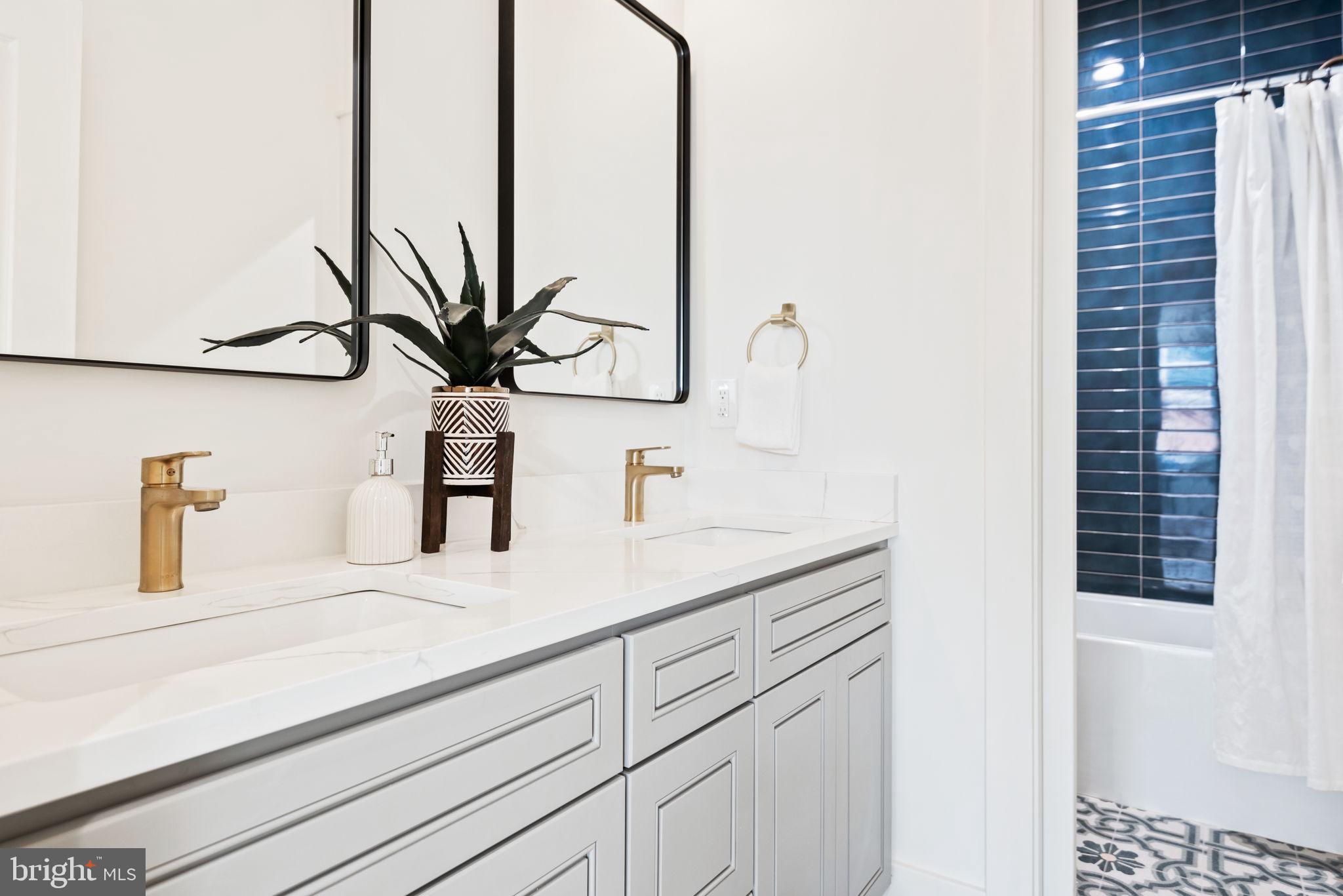 DEL RAY - Residential