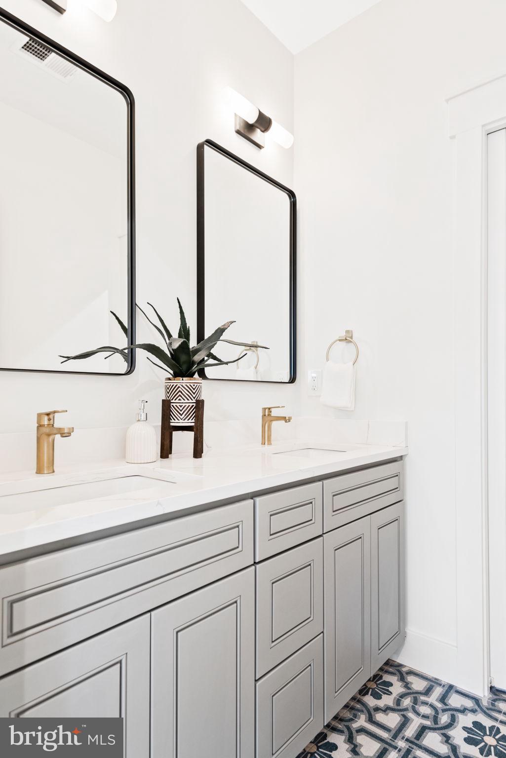 DEL RAY - Residential