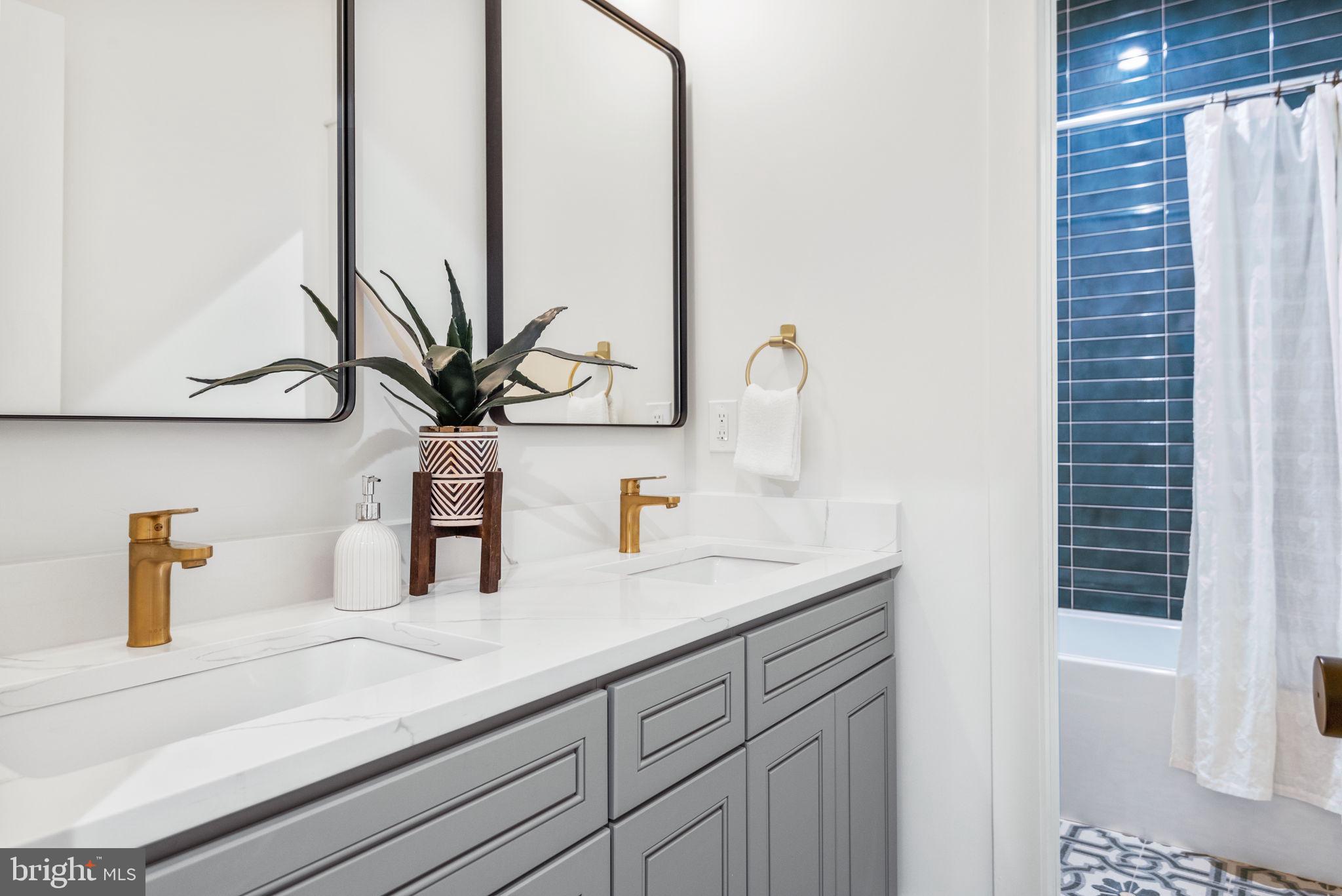 DEL RAY - Residential