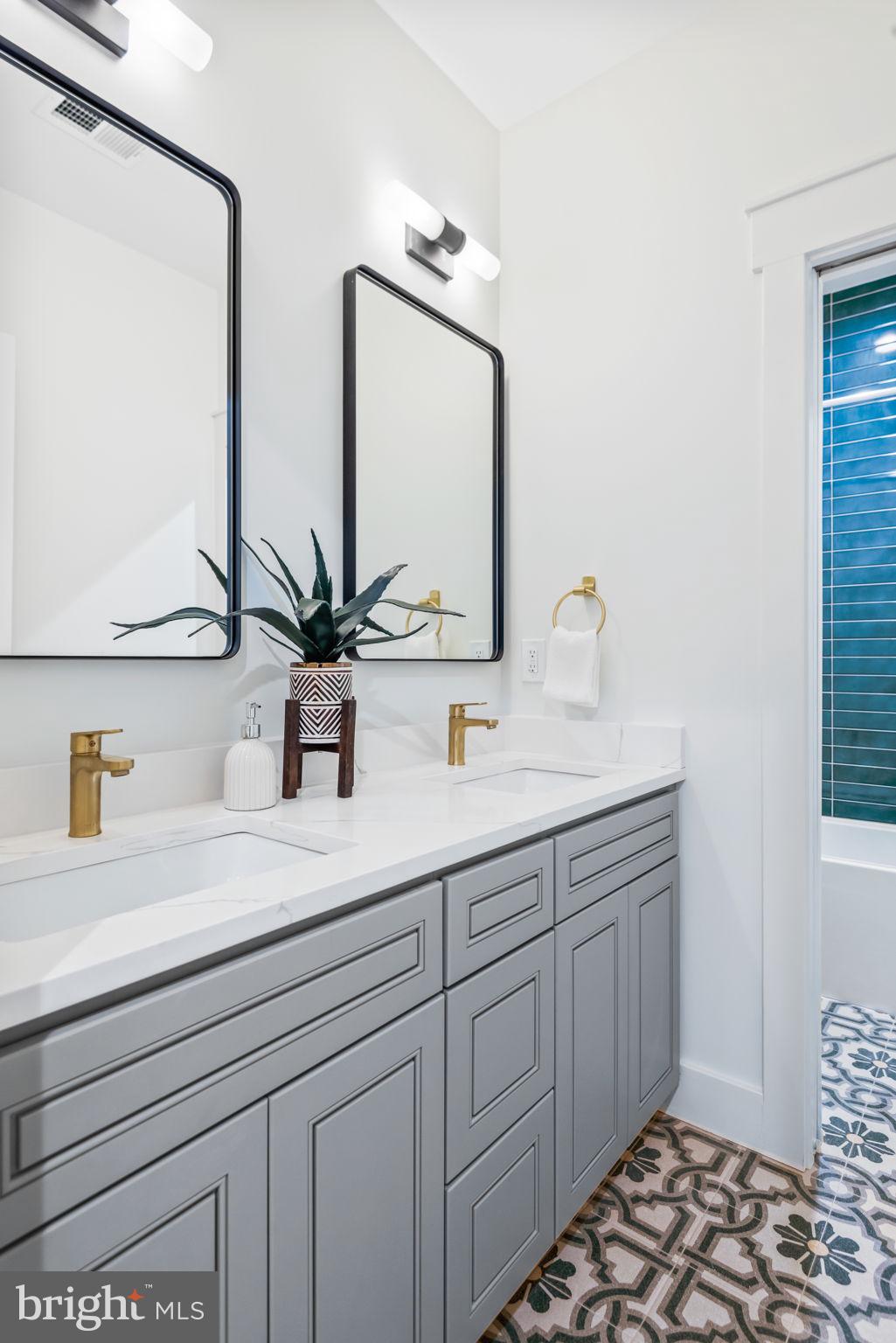 DEL RAY - Residential