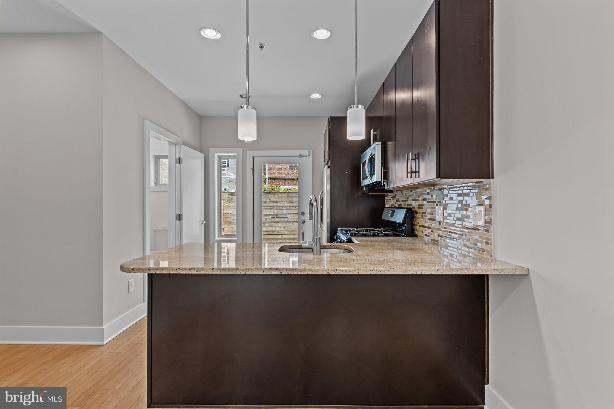 DICKINSON NARROWS - Residential