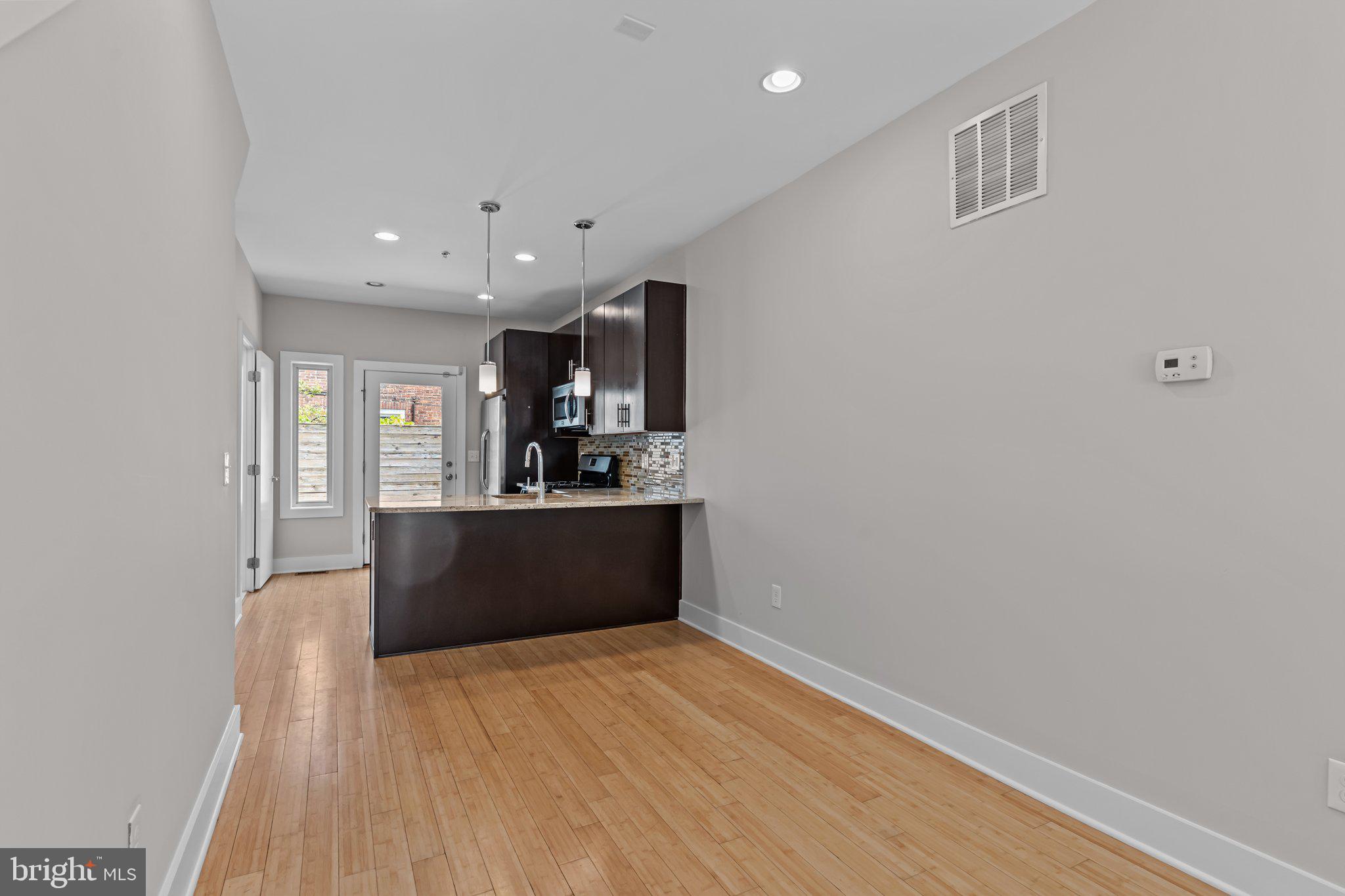 DICKINSON NARROWS - Residential